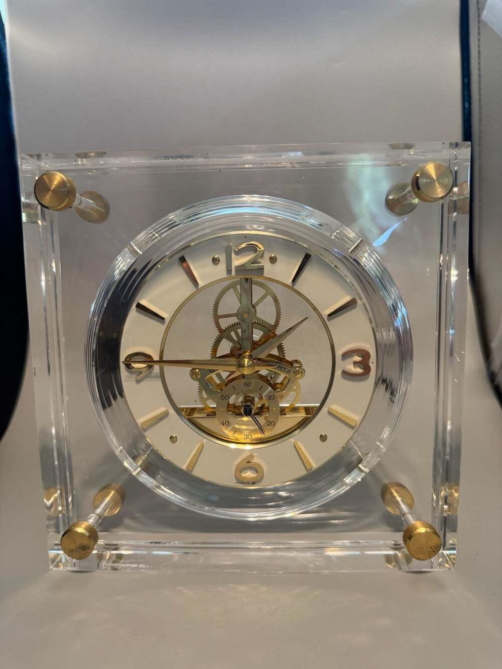 Working Vintage Seiko QAW105G Quartz Skeleton Mantel Clock in Lucite Case